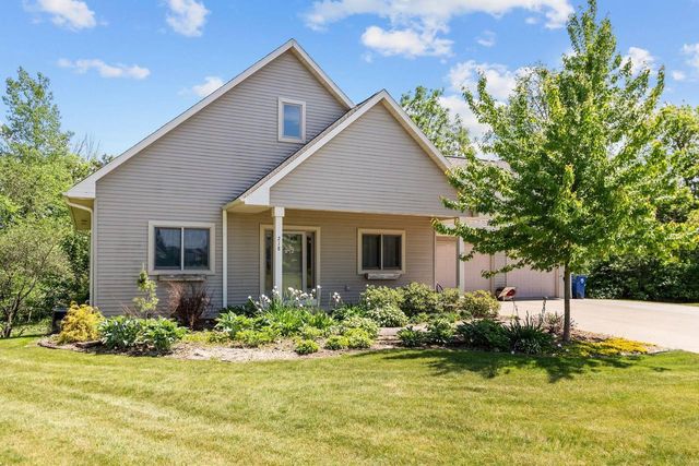 218 EMILY WAY, Hortonville, WI 54944