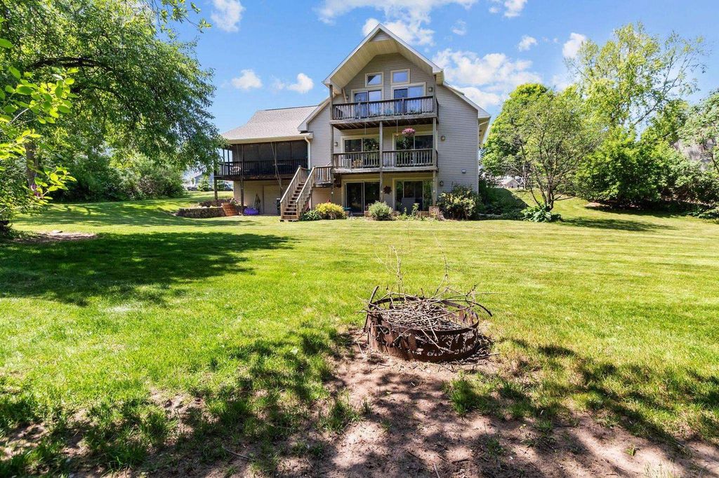 218 EMILY WAY, Hortonville, WI 54944
