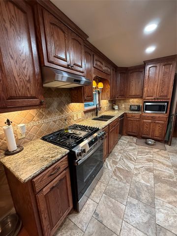 924 Poleman Road, Shreveport, LA 71107