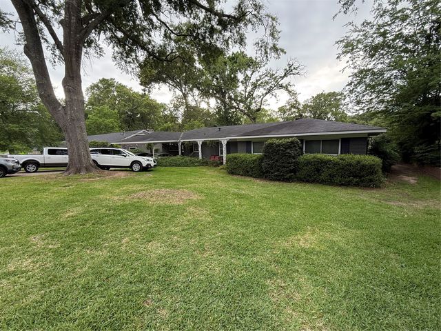 924 Poleman Road, Shreveport, LA 71107