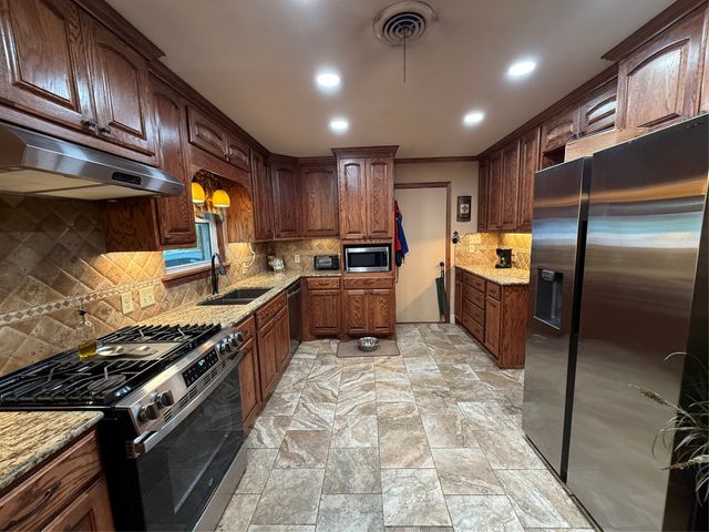 924 Poleman Road, Shreveport, LA 71107