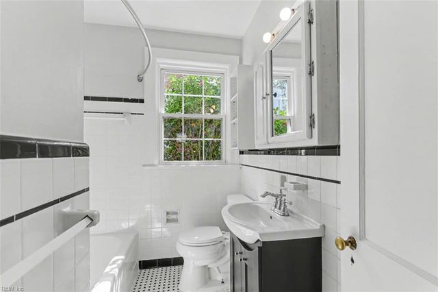 1918 E Bayview BLVD, Norfolk, VA 23503