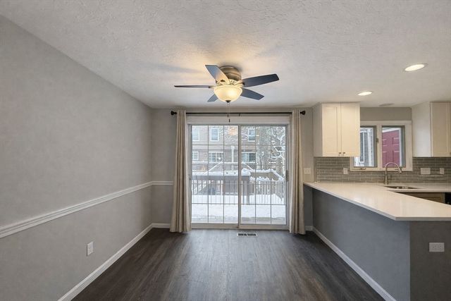 128 Heritage Dr 128, Tewksbury, MA 01876