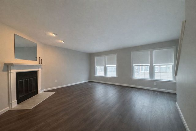 128 Heritage Dr 128, Tewksbury, MA 01876