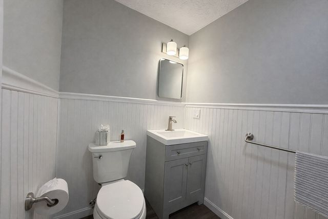 128 Heritage Dr 128, Tewksbury, MA 01876