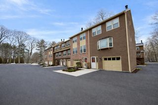 128 Heritage Dr 128, Tewksbury, MA 01876