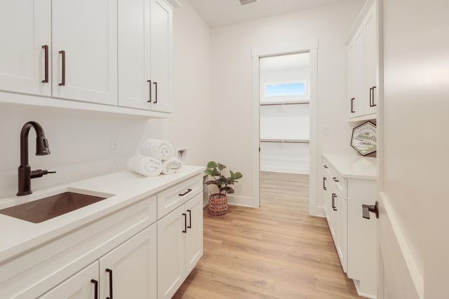 217 Joya DR, Liberty Hill, TX 78642
