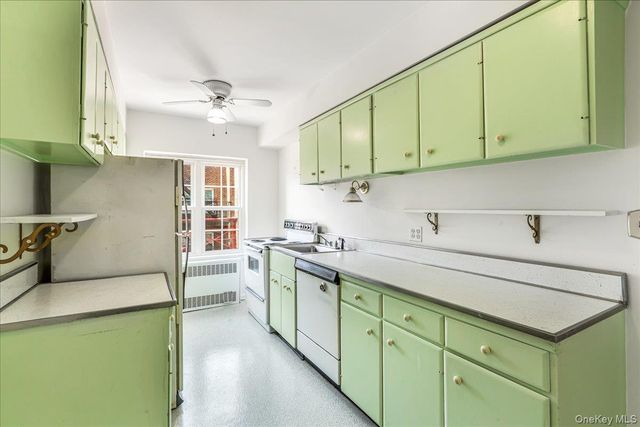 366 Stewart Avenue C4, Garden City, NY 11530