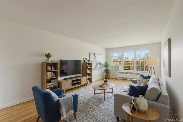 366 Stewart Avenue C4, Garden City, NY 11530