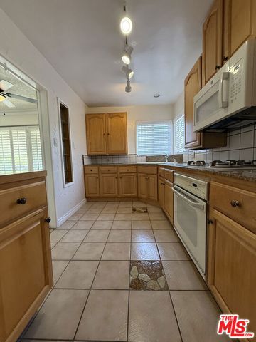 5908 S Fairfax Avenue, Los Angeles, CA 90056