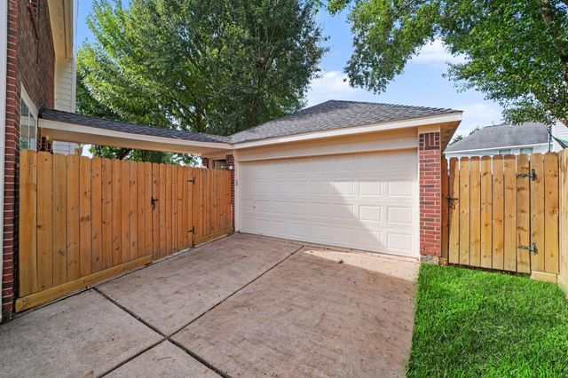 17510 Tall Maple Court, Houston, TX 77095