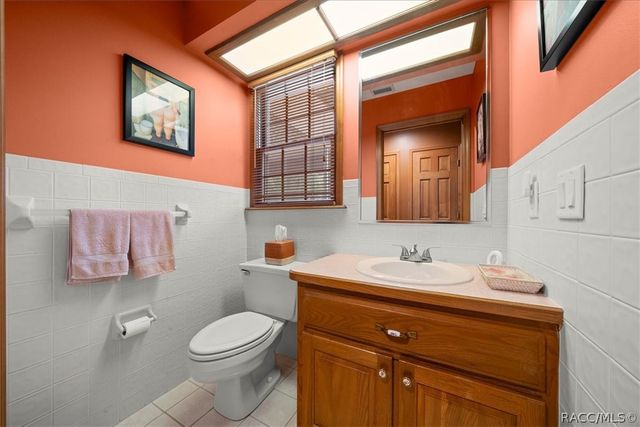 11 Sycamore Court W, Homosassa, FL 34446