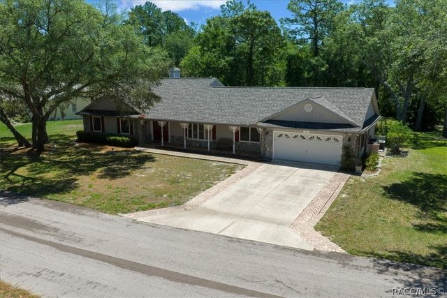 11 Sycamore Court W, Homosassa, FL 34446