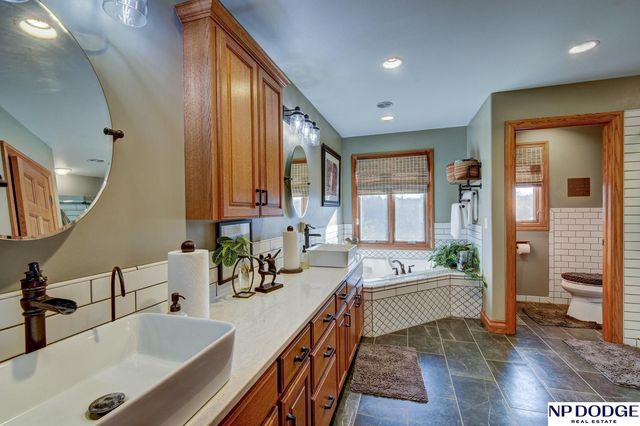 10007 Crystal Lake Drive, Blair, NE 68008