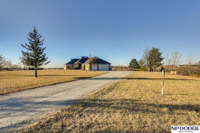 10007 Crystal Lake Drive, Blair, NE 68008