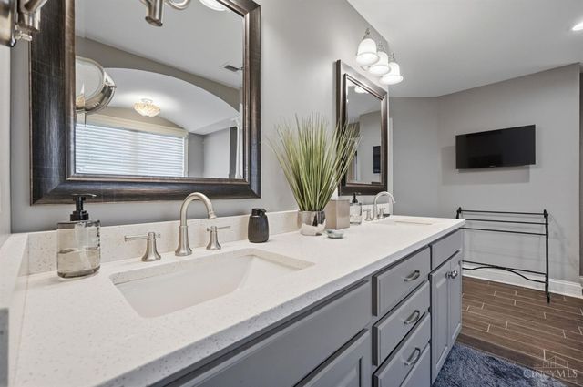 961 River Forest Drive, Hamilton Twp, OH 45039