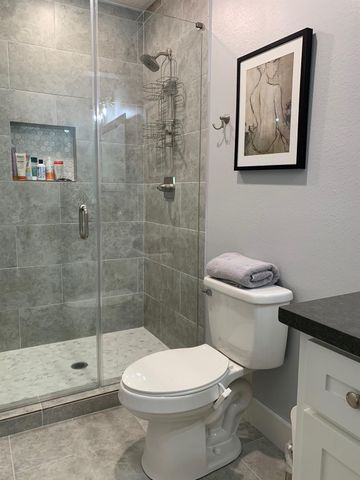 3909 Rice Boulevard, Houston, TX 77005