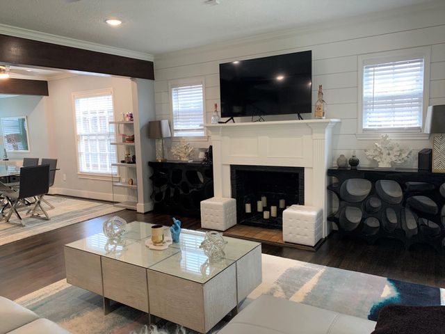 3909 Rice Boulevard, Houston, TX 77005