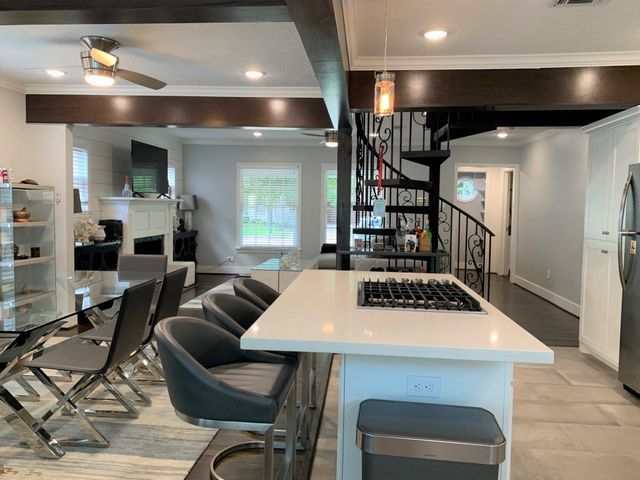 3909 Rice Boulevard, Houston, TX 77005