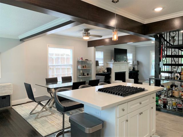 3909 Rice Boulevard, Houston, TX 77005