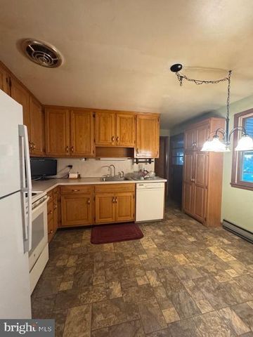 182 SUMMIT DR, Lewistown, PA 17044