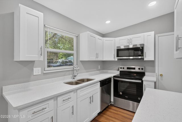 1928 MONTMARTE Drive, Jacksonville, FL 32210