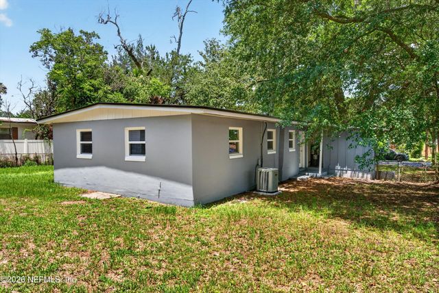 1928 MONTMARTE Drive, Jacksonville, FL 32210