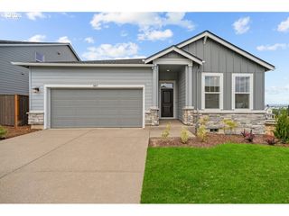 735 Glade Ave, Forest Grove, OR 97116