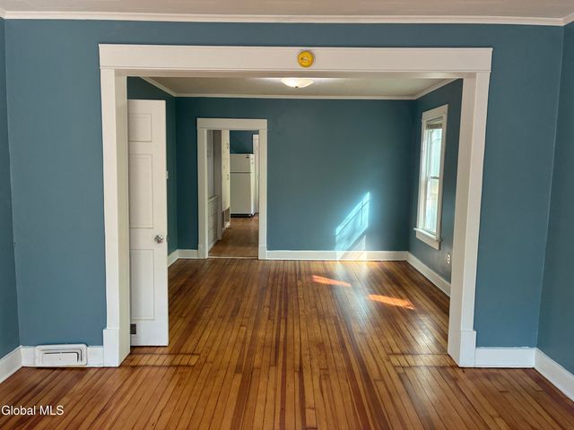 123 Lomasney Avenue, Schenectady, NY 12308