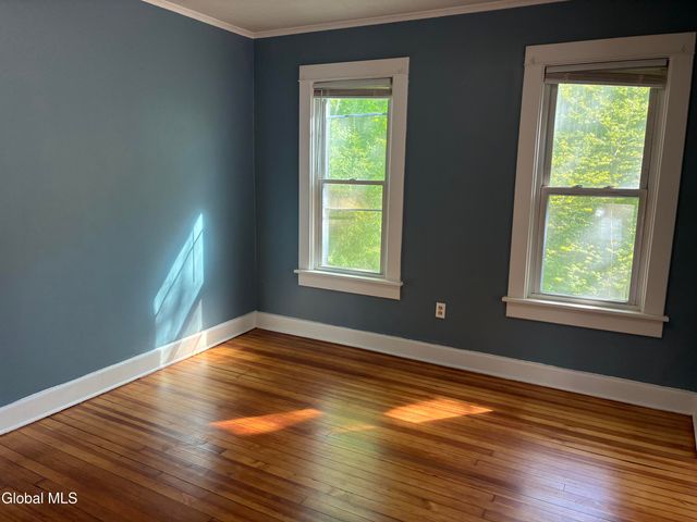 123 Lomasney Avenue, Schenectady, NY 12308
