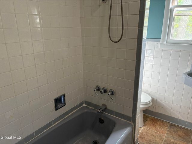 123 Lomasney Avenue, Schenectady, NY 12308