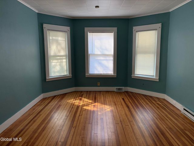 123 Lomasney Avenue, Schenectady, NY 12308