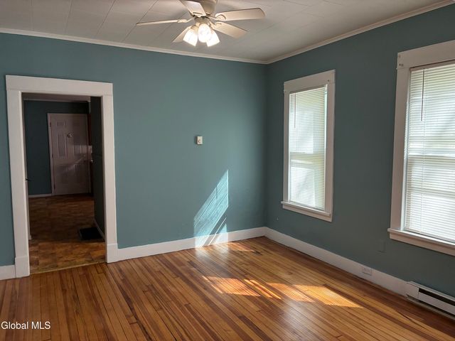 123 Lomasney Avenue, Schenectady, NY 12308