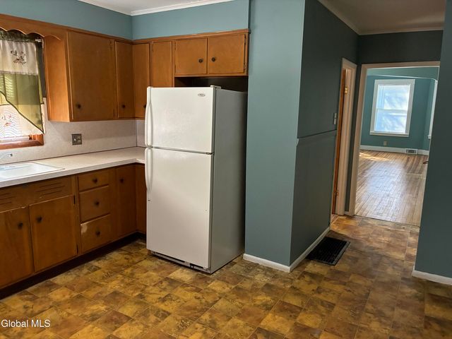 123 Lomasney Avenue, Schenectady, NY 12308