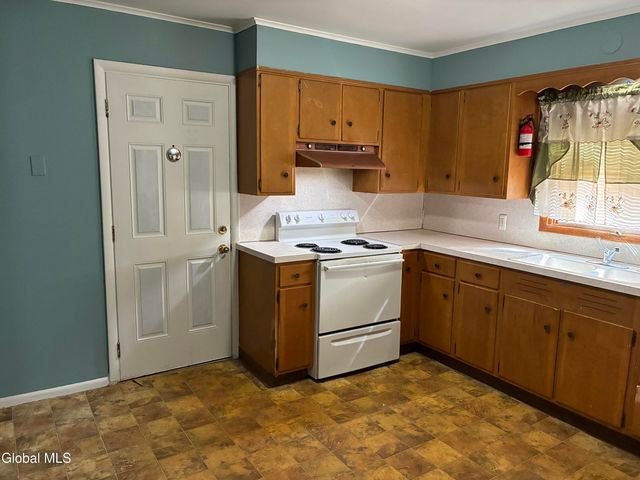 123 Lomasney Avenue, Schenectady, NY 12308
