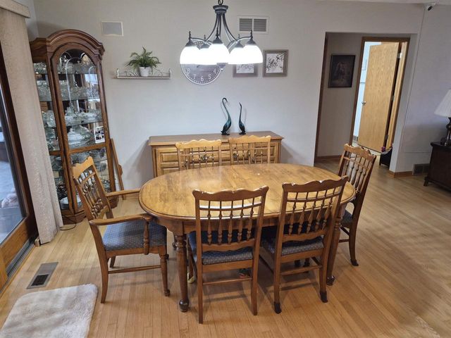 1828 N Claremont Drive, Janesville, WI 53545