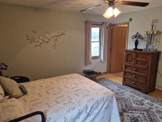 1828 N Claremont Drive, Janesville, WI 53545