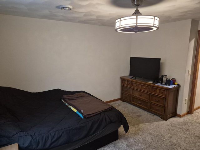 1828 N Claremont Drive, Janesville, WI 53545