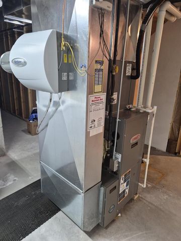 1828 N Claremont Drive, Janesville, WI 53545