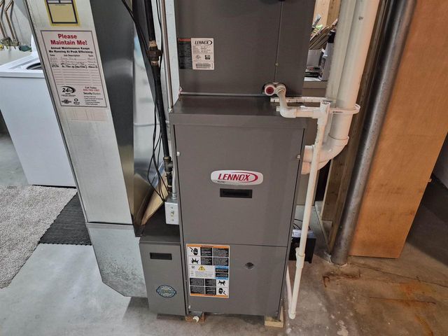 1828 N Claremont Drive, Janesville, WI 53545