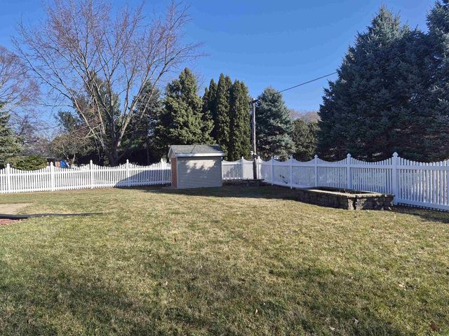 1828 N Claremont Drive, Janesville, WI 53545