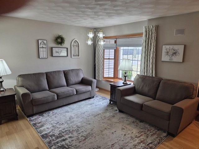 1828 N Claremont Drive, Janesville, WI 53545