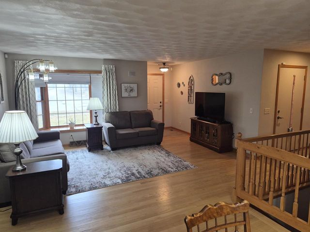 1828 N Claremont Drive, Janesville, WI 53545