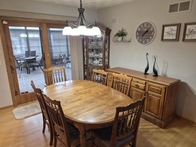 1828 N Claremont Drive, Janesville, WI 53545