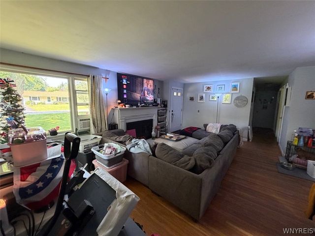 18 Woodline Drive, Penfield, NY 14526