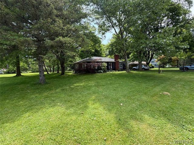 18 Woodline Drive, Penfield, NY 14526