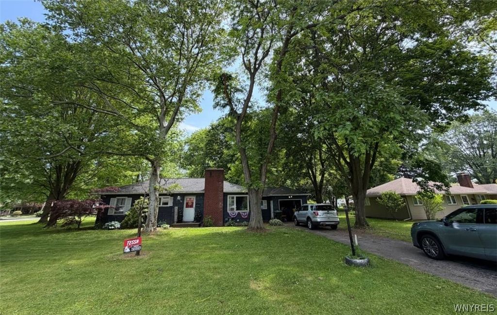18 Woodline Drive, Penfield, NY 14526