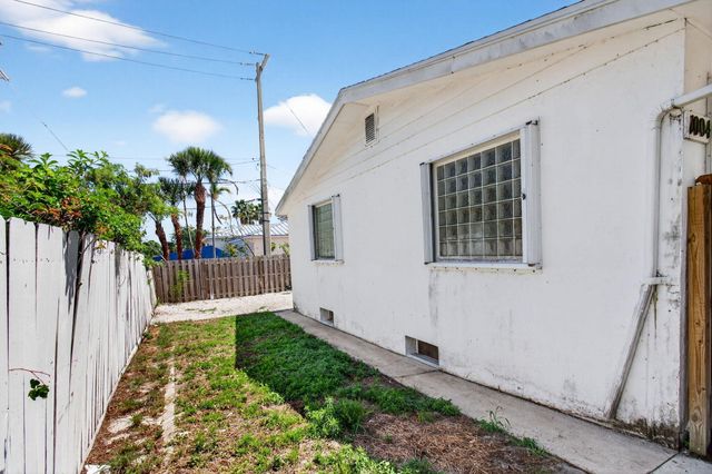 1004 N A Street, Lake Worth Beach, FL 33460