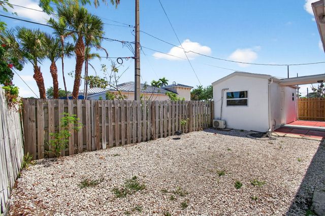 1004 N A Street, Lake Worth Beach, FL 33460