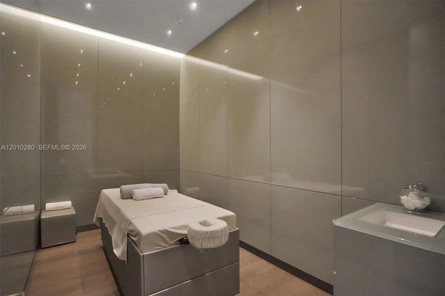 18975 COLLINS AVE 2001, Sunny Isles Beach, FL 33160